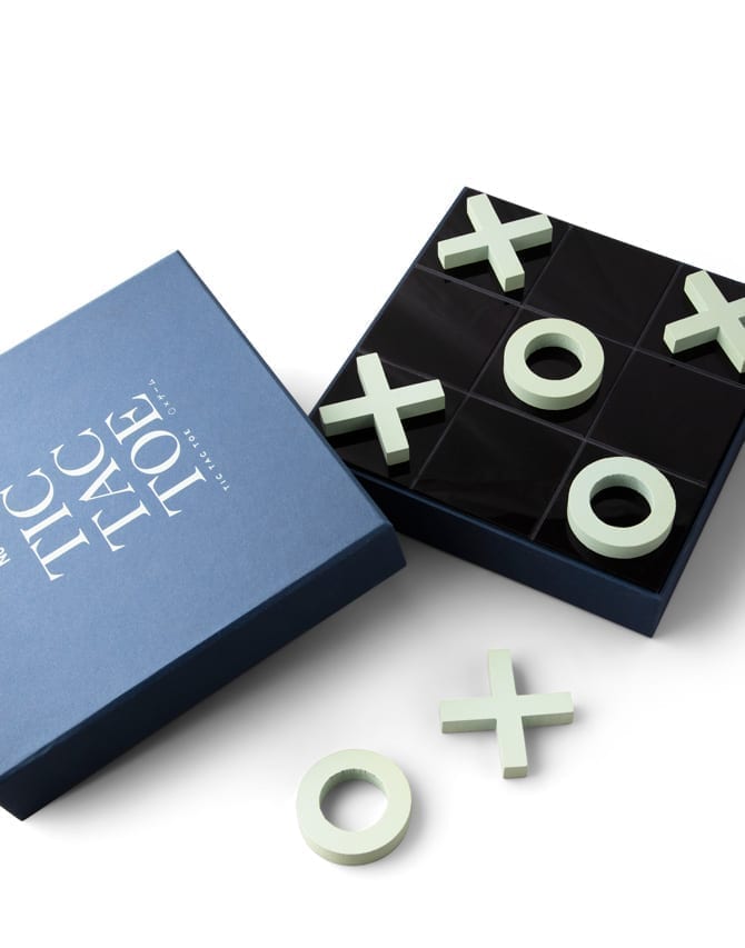 Tic Tac Toe kahvipöytäpeli – MDF-puinen pelilauta ja puiset nappulat