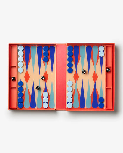 Klassinen Backgammon modernissa kirjamaisessa pakkauksessa